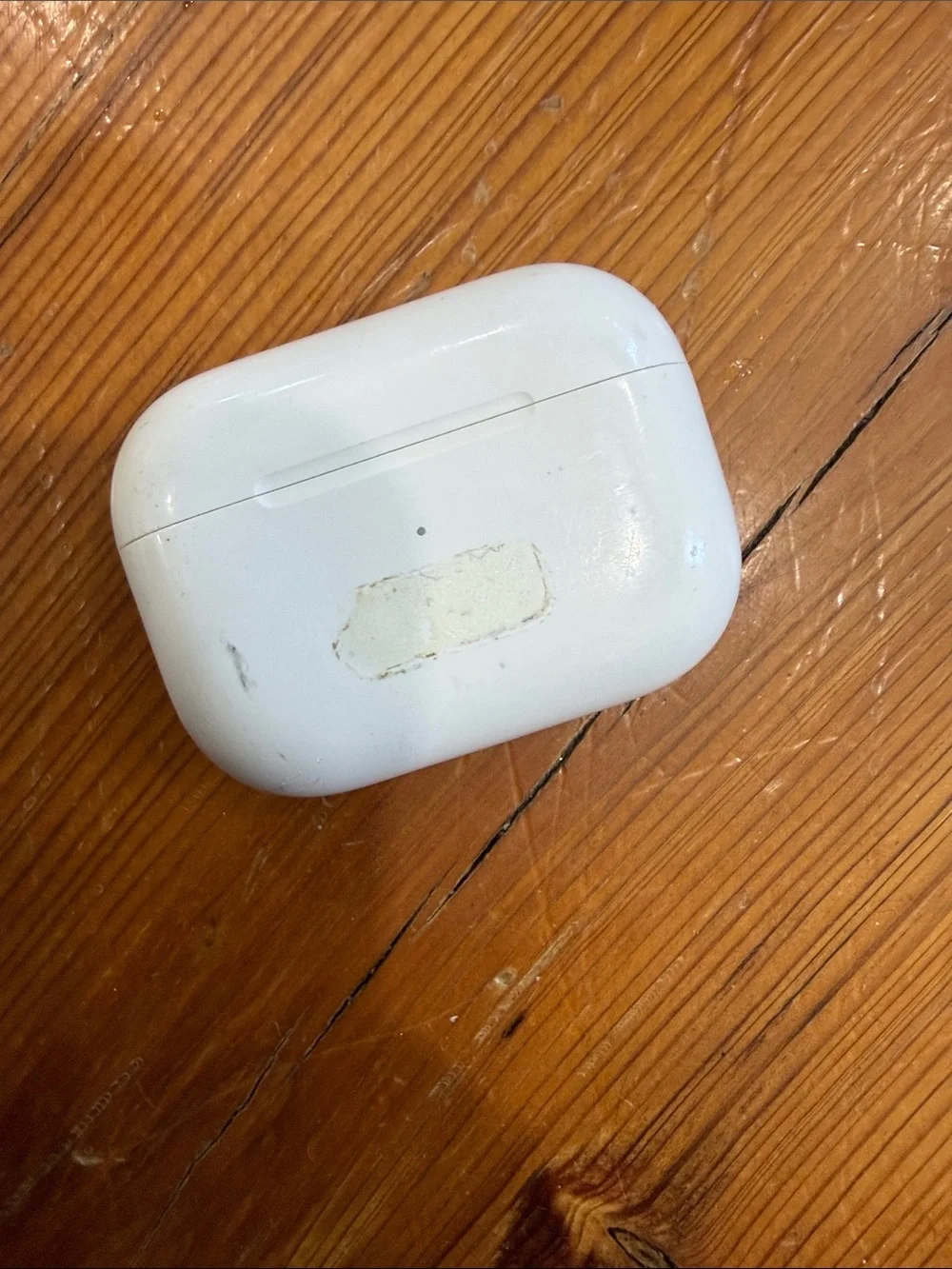 Apple AirPods *broken* White Wireless Earbuds Charging Case - USB-C Port